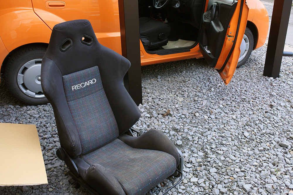 レカロSR-3へシート交換！センターコンソールボックスも入手！ – WiLL