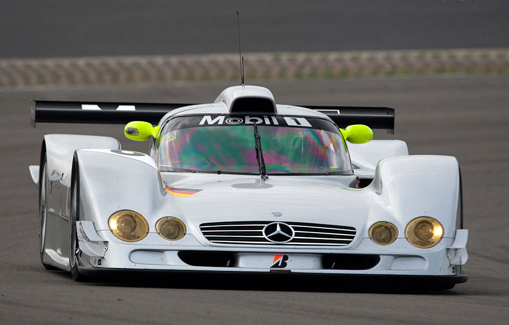 メルセデス・ベンツ CLR 1999 – CAR DE SiGN