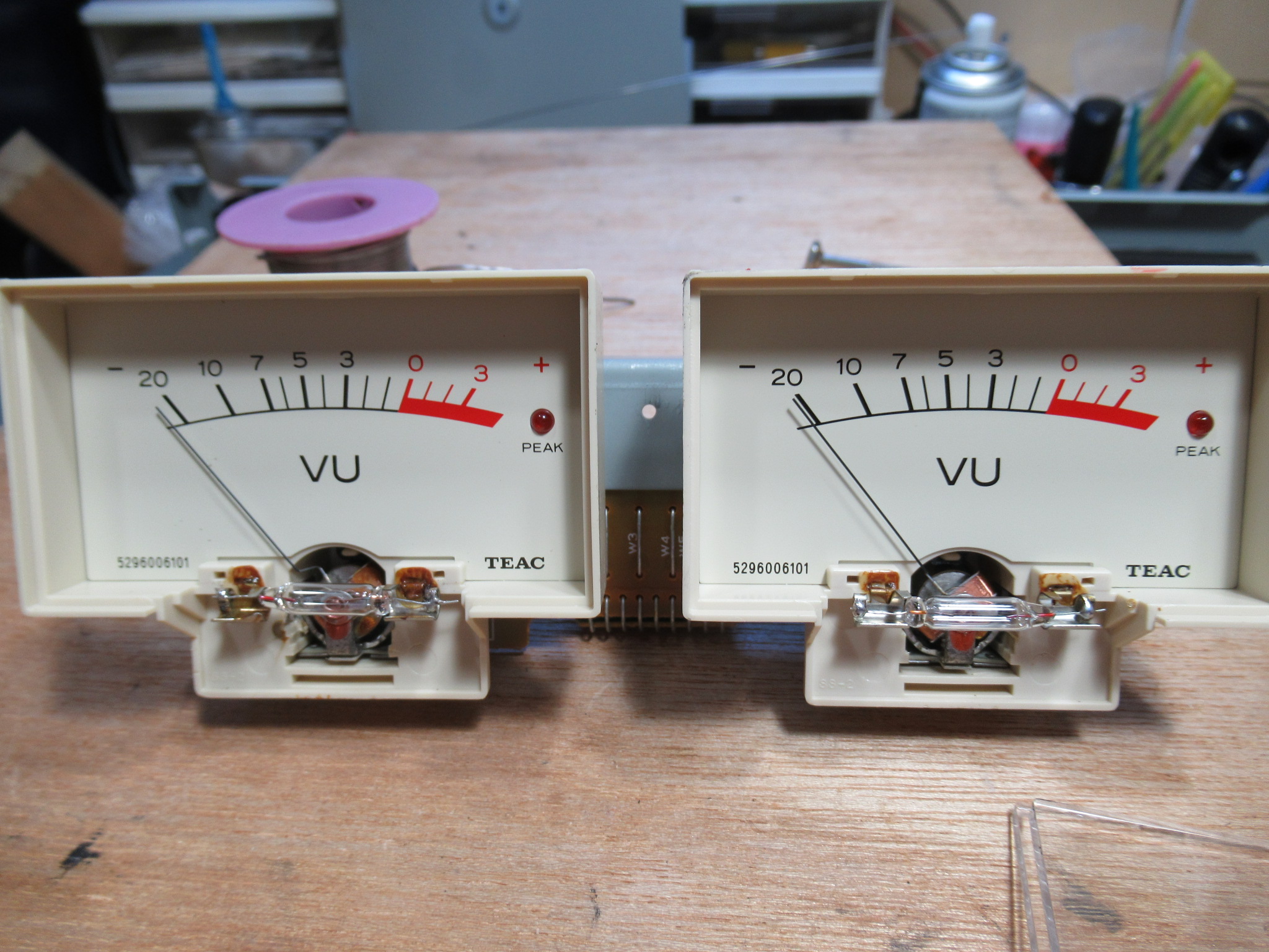 自作ステレオVUメーター215号機（YAMAHAピーク表示付） 自作ステレオVU