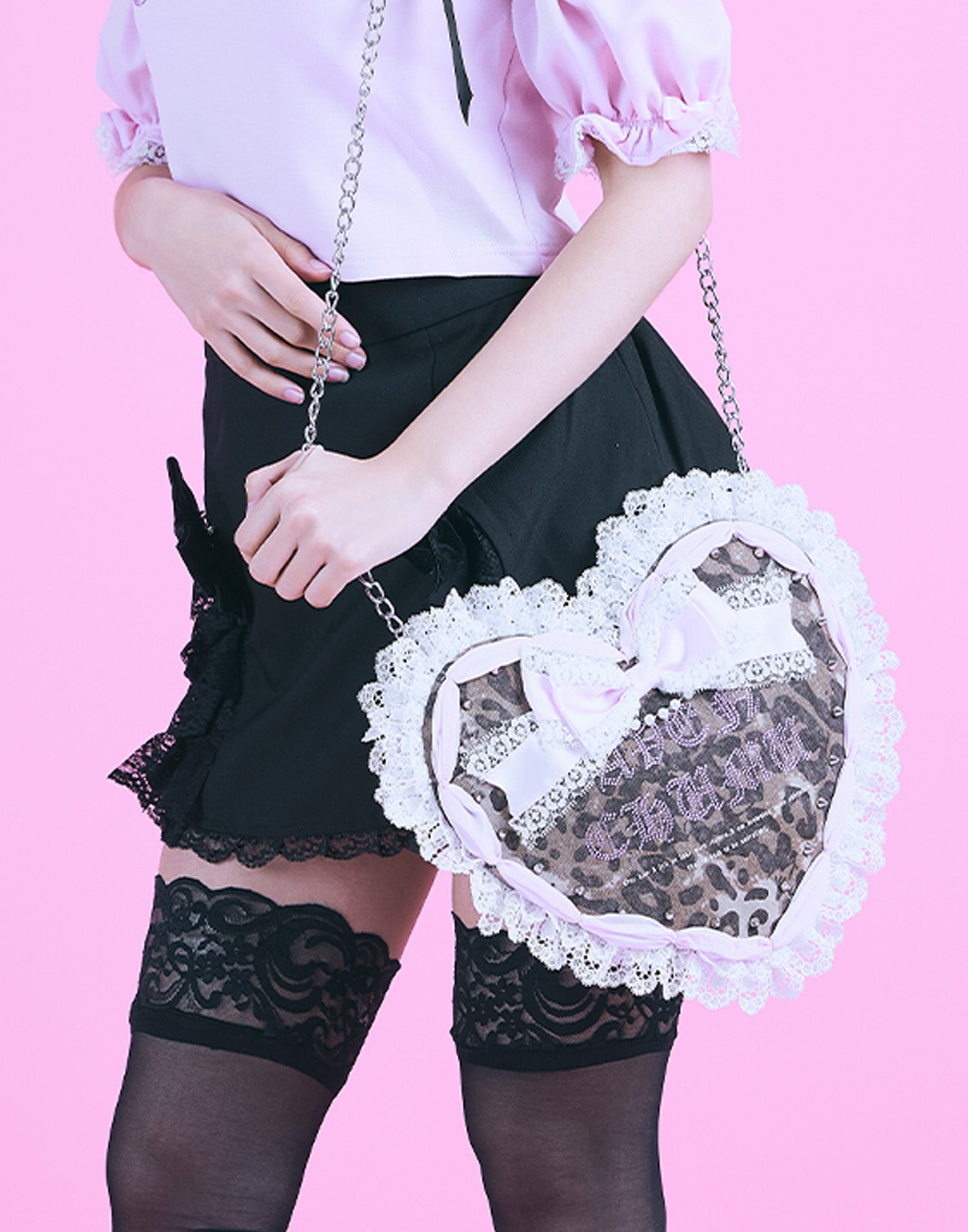 Love heart's cake pochette – AVENCHUMU （アバンチュウム）