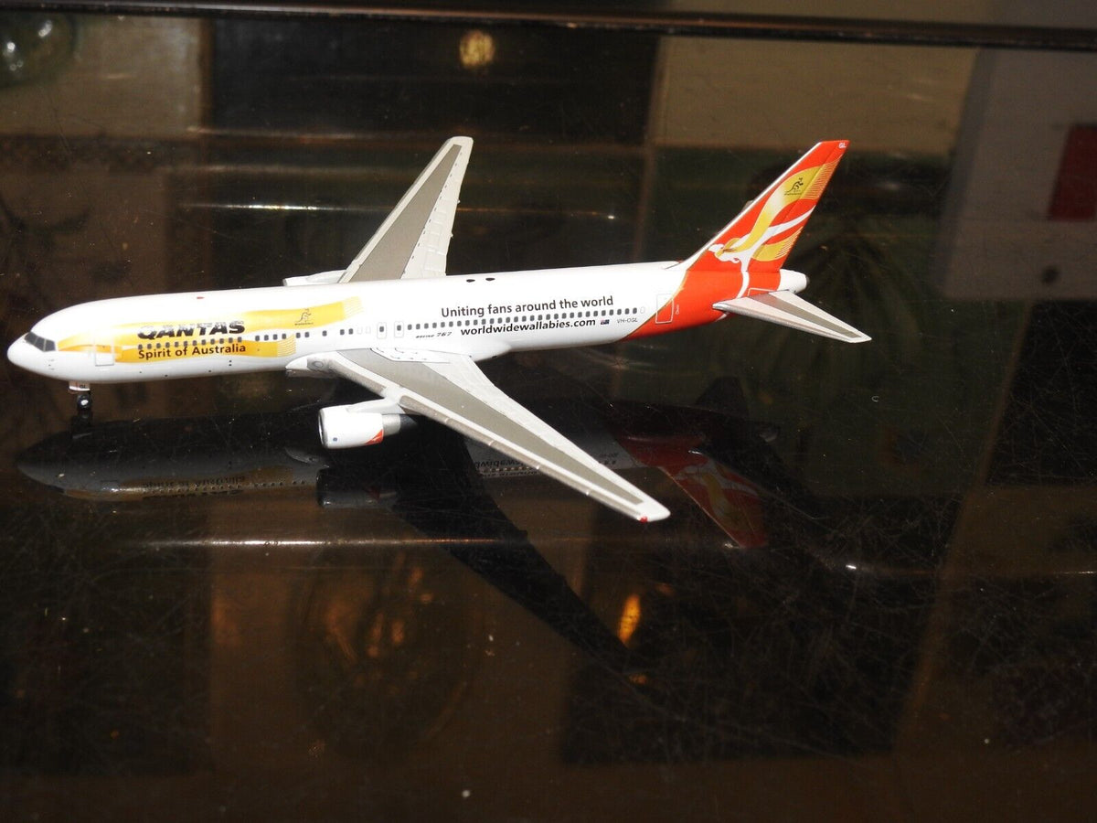 QANTAS Airlines 767-300ER VH-OGL Wallabies Livery Gemini 1:400