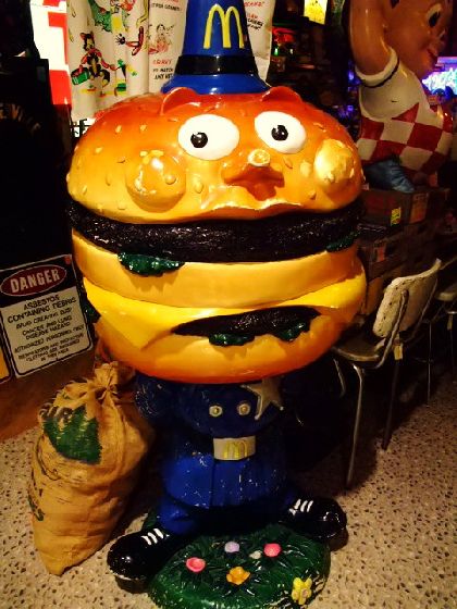 BIG MAC POLICE LIFE SIZE STATUE | 2000TOYS/OWNER'S BLOG