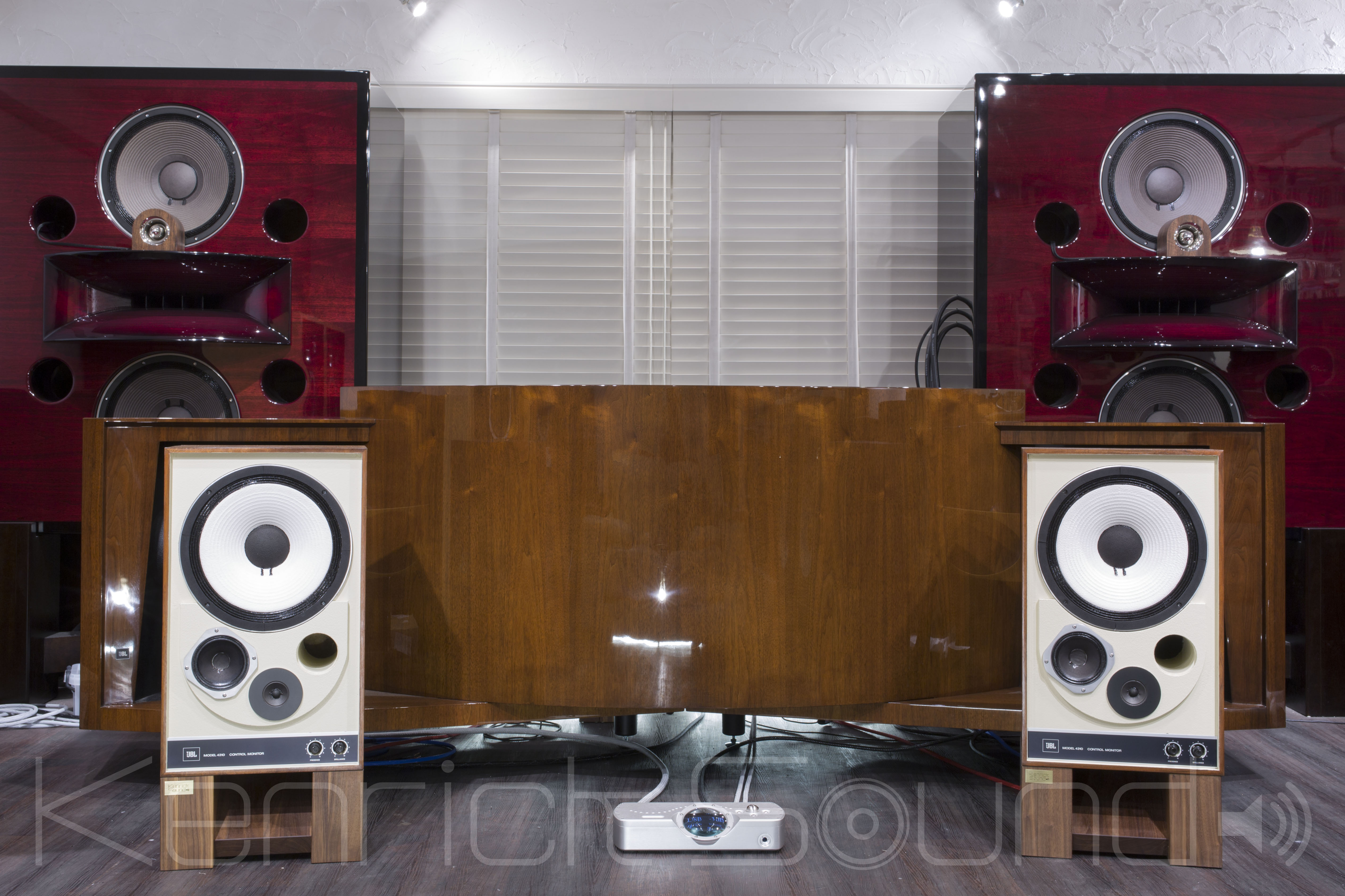 JBL 4310 クリームバッフル (発売前DAC CHORD DAVEで動画試聴