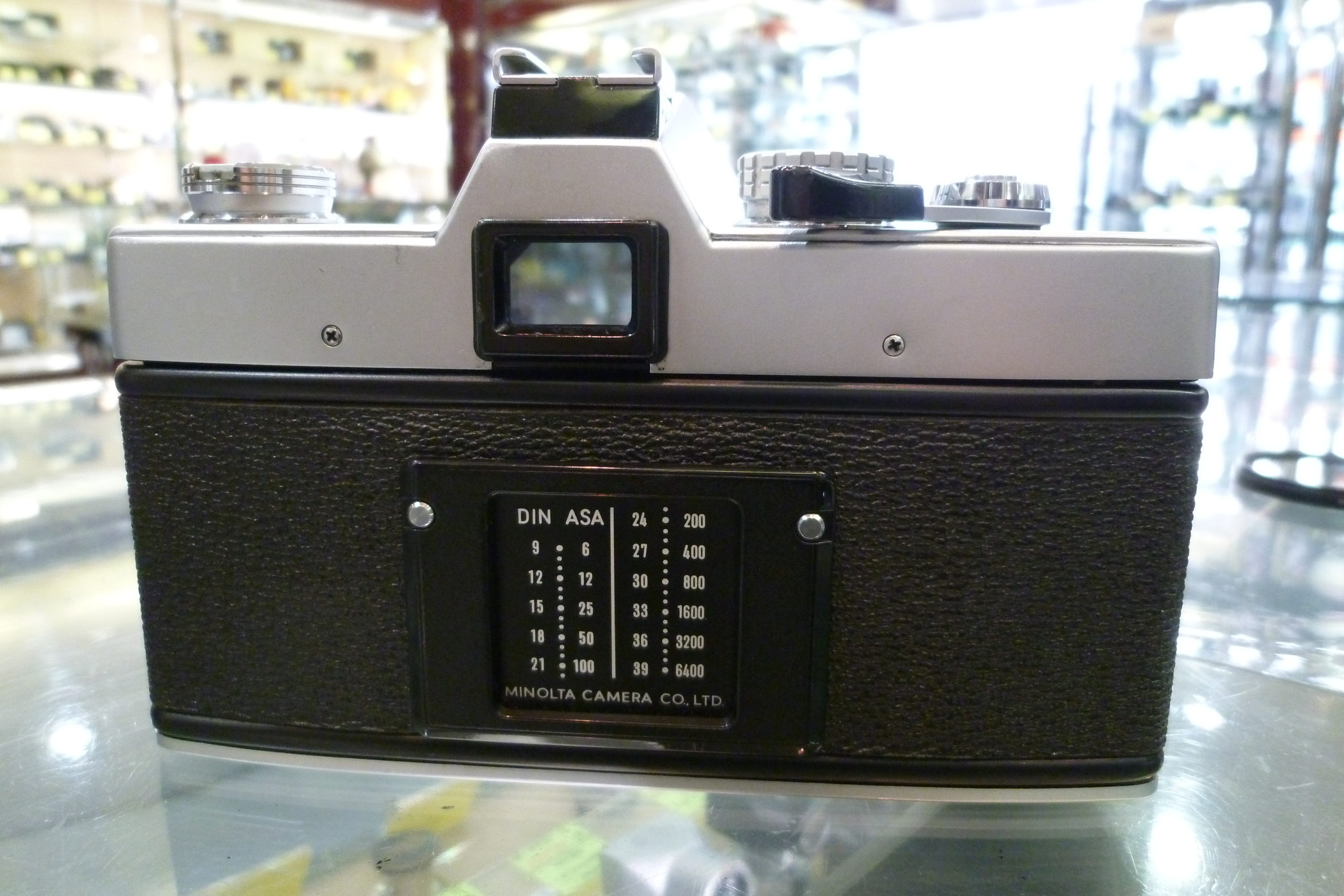 銀塩一眼レフカメラ「ミノルタ SR101」