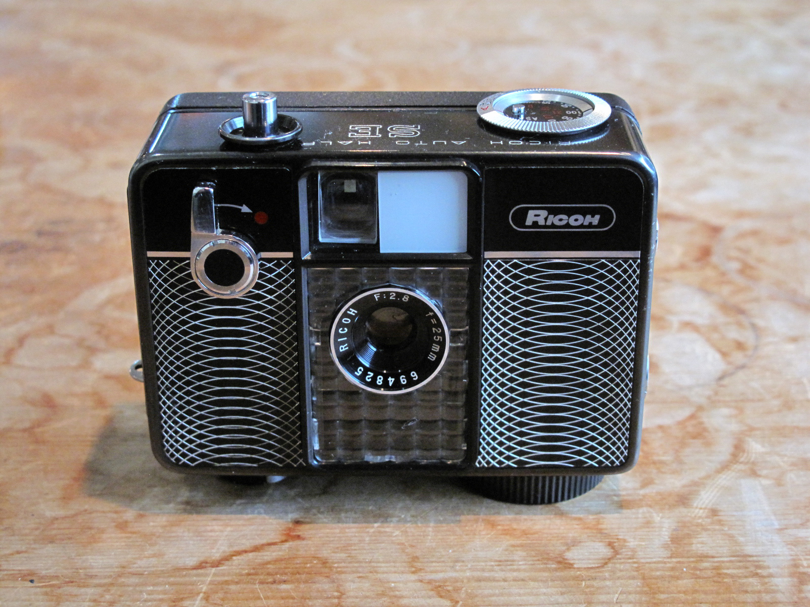 RICOH AUTOHALF SEと初代 | イエネコカメラ 名古屋市 中古フィルム