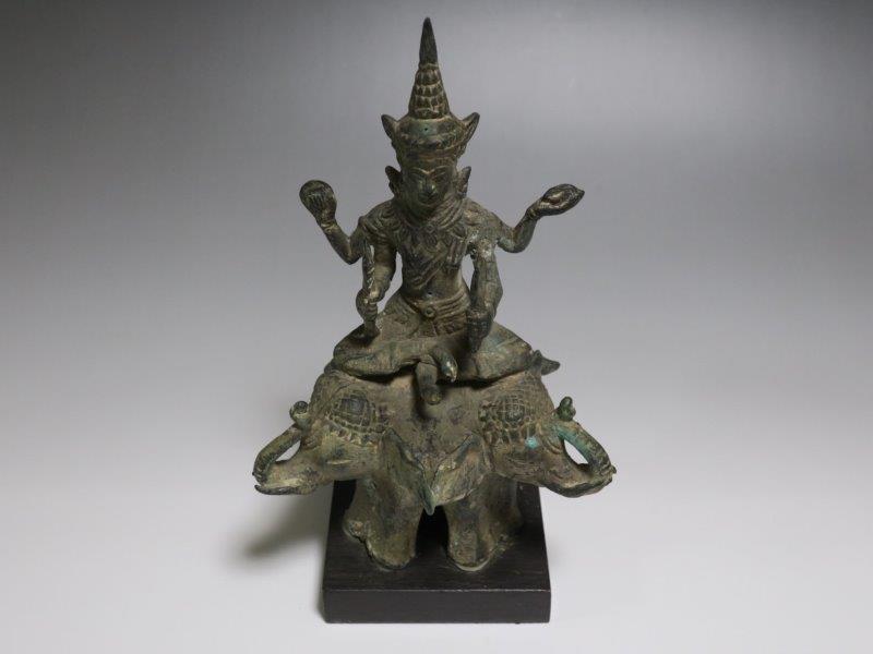 1080 とても古い青銅のインドの神様の像です 1080 とても古い青銅の