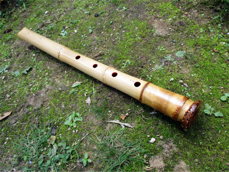 一尺八寸管 -地無し延管、虎月孔割り- ｜尺八修理・販売 尺八修理工房幻海