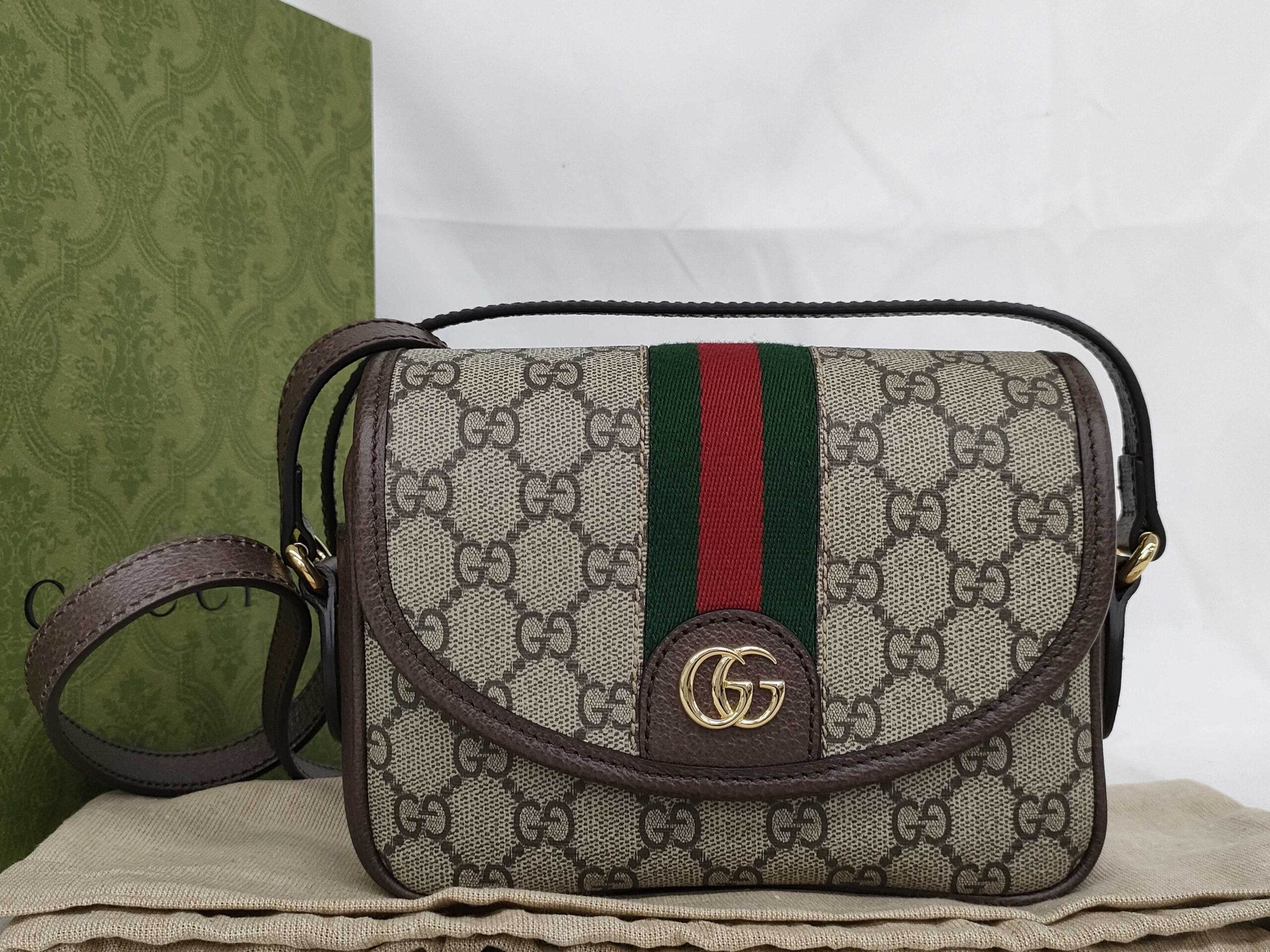 ぢるちる ！！GUCCI ボディバッグ GGスプリーム シェリーライン ぢる