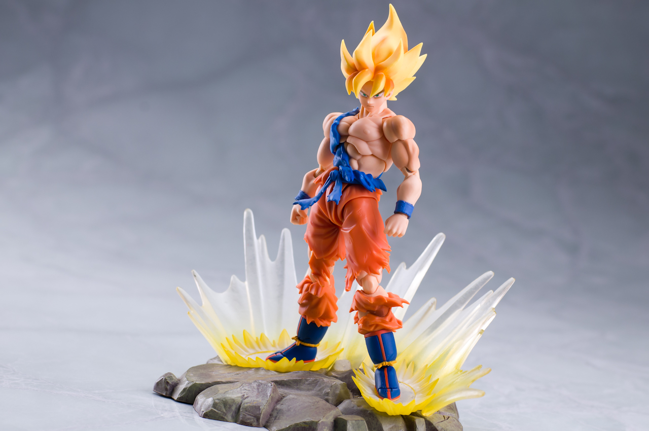 S.H.Figuartsドラゴンボール 超サイヤ人超戦士覚醒Ver 初期フリ―ザ