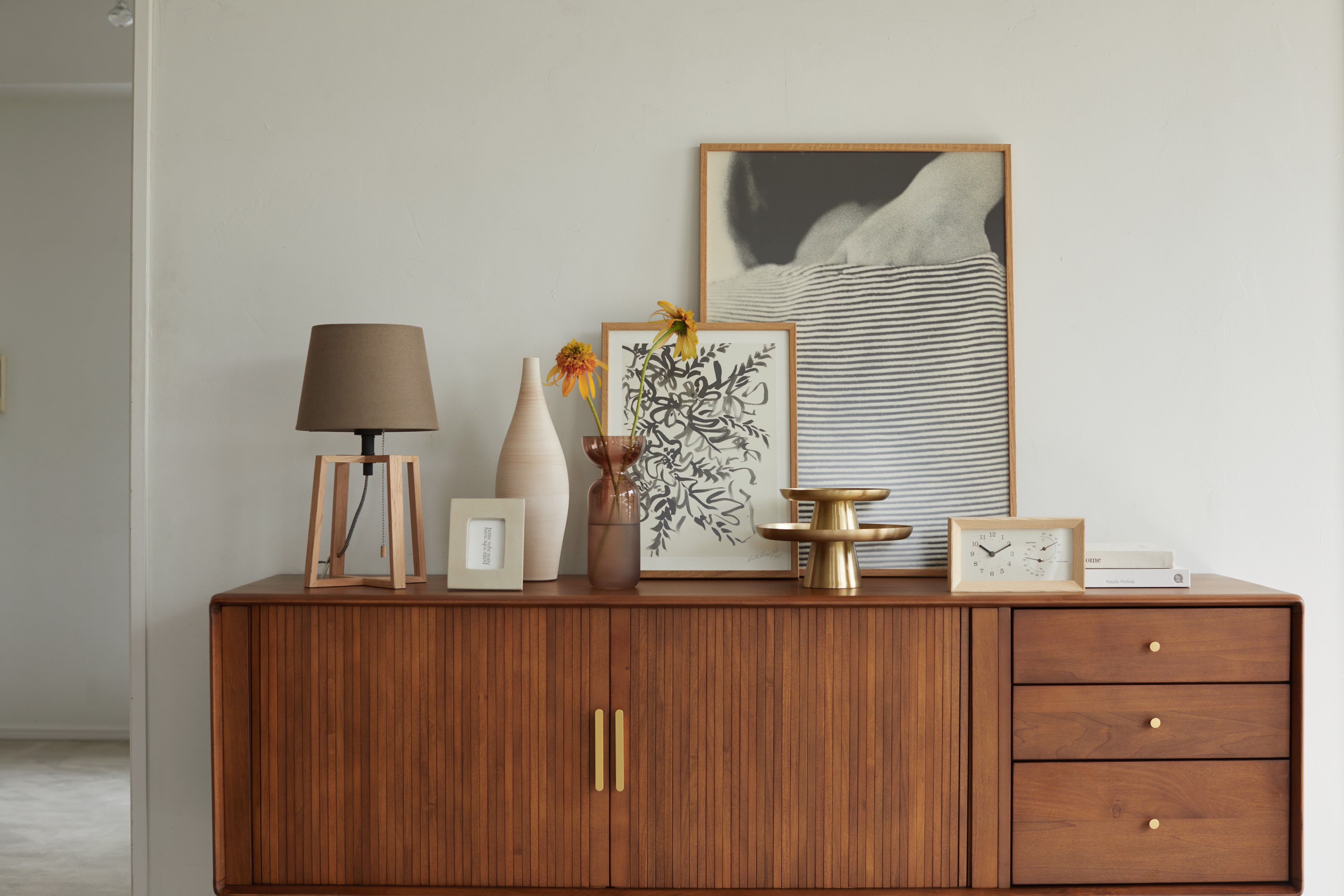 ミッドセンチュリーモダンの家具と暮らす – TIMELESS COMFORT