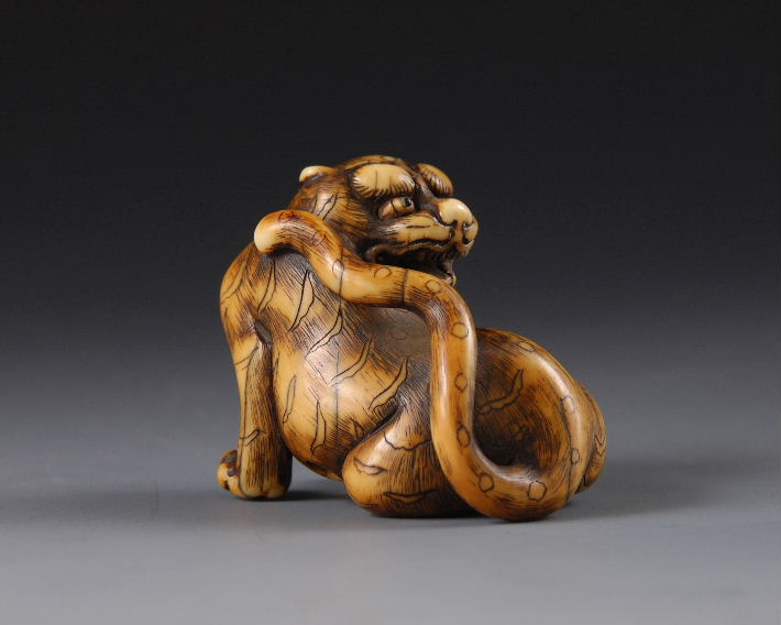 無銘 柘植彫 根付 「柿の実」 江戸時代 無銘 柘植彫 根付 「柿の実