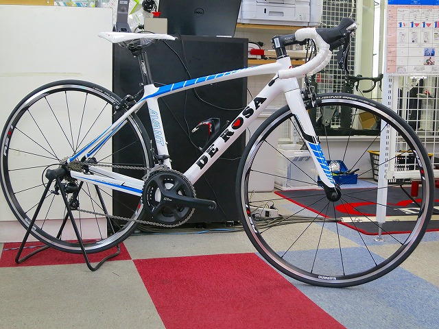 府中×ロードバイク】DE ROSA AVANT ホワイトカラーに爽やかなスカイ