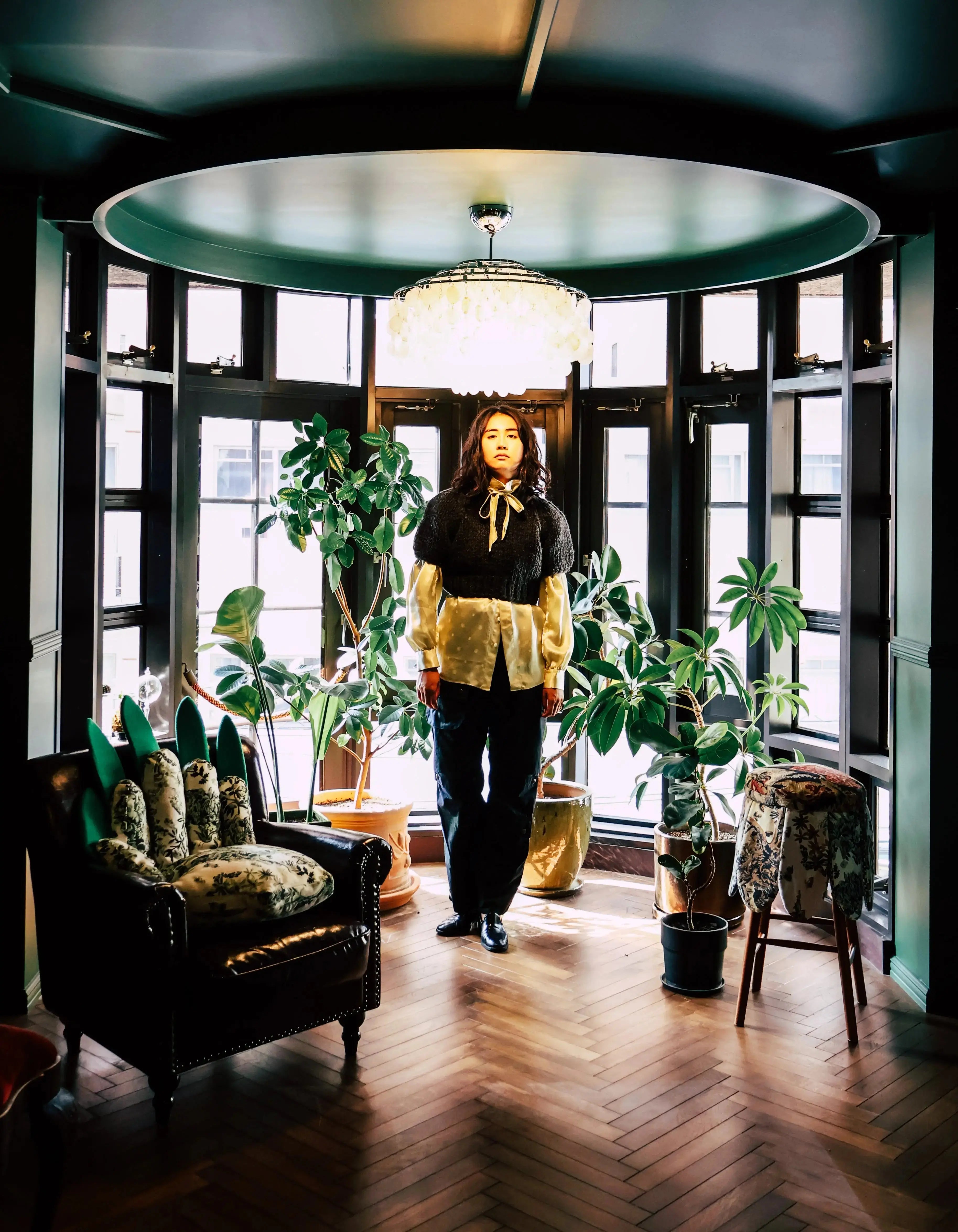 FUMIKA UCHIDA / HAND KNITTED SHORT SLEEVE SWEATER / CHARCOAL – 601