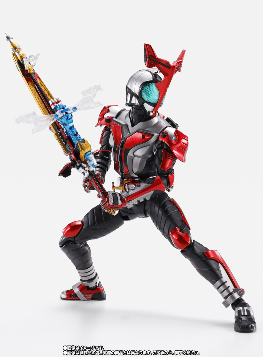 S.H.Figuarts（真骨彫製法） 仮面ライダーカブト ハイパーフォーム 真