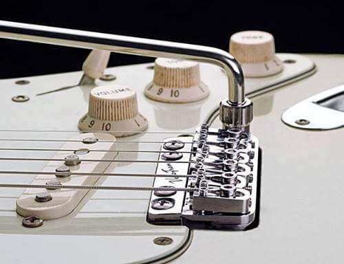 Vega-Trem VT1 Ultra Tremは軽量でスムーズな動きが特徴のトレモロ