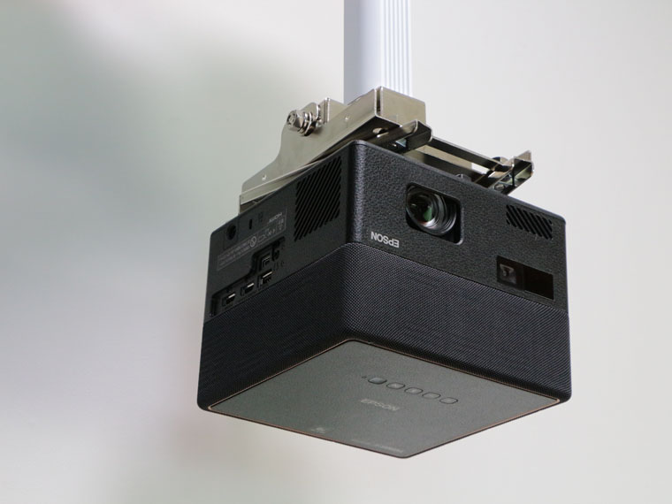 EF-12をプロジェクター天吊金具スパイダー取り付け対応機種に追加しま