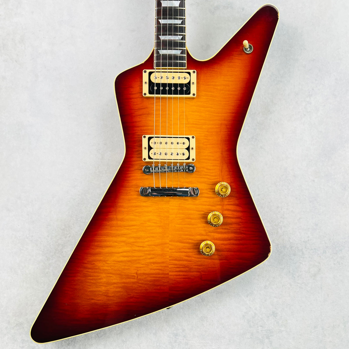 Hamer Standard 4-Digit Bound and Crowned 1979 - Darkburst | Tone Wolf