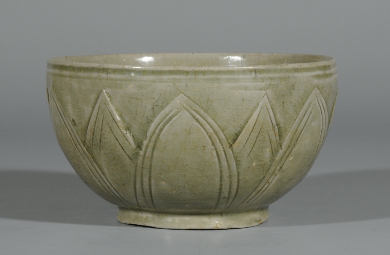 青磁蓮弁文碗 - 常盤山文庫