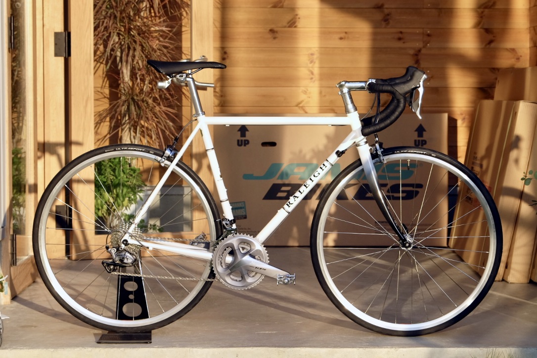 初めてのロードバイク。初めてのクロモリ。Raleigh / ラレー CRF