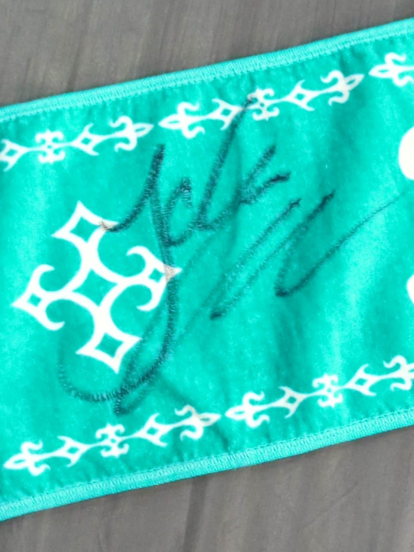 直筆サイン入り】ジェイク・リー「Jake it easy!」マフラータオル – 闘道館