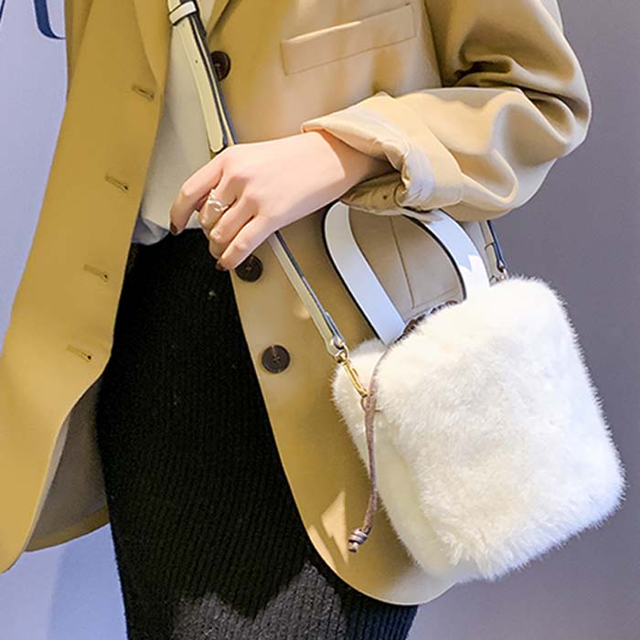 楽天市場】【5％OFFクーポン配布中】ファーバッグ バッグ ファー