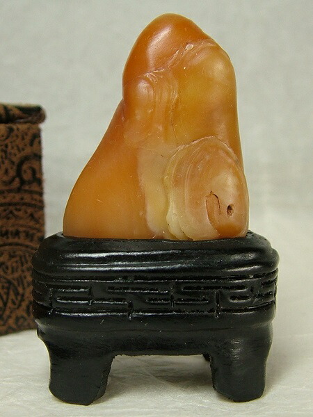 楽天市場】□龍香堂□☆田黄石 台付き置物「高山天景」39mm : 龍香堂