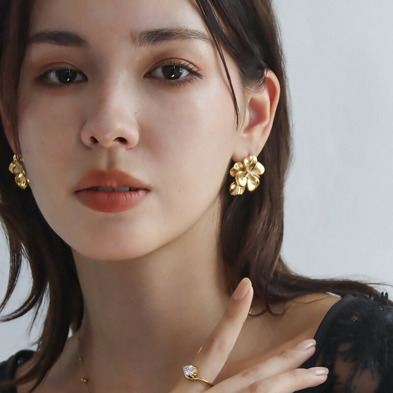 楽天市場】ピアス 金属アレルギー対応 フラワーモチーフピアス 大きめ