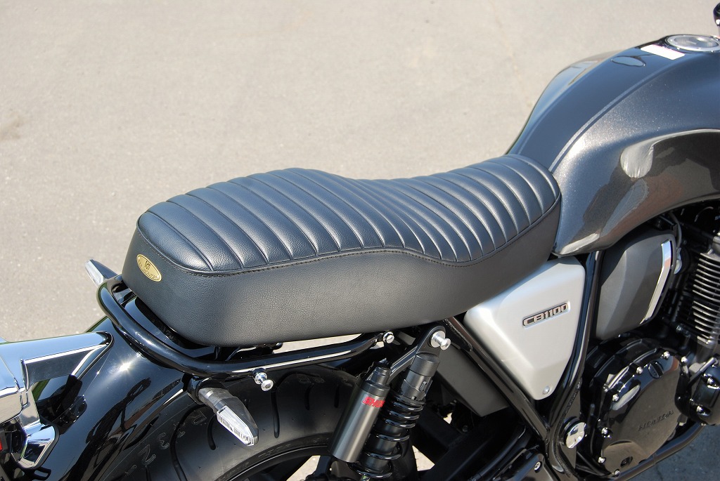 楽天市場】CB1100RS/CB1100EX（17年〜 ） MIDダブルシートA タック