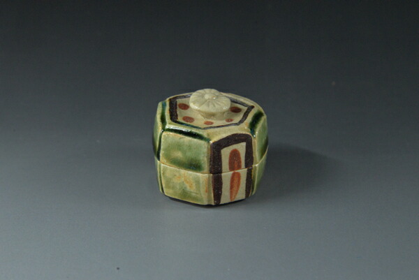 楽天市場】加藤芳右衛門作 織部亀甲香合 : 茶道具商 左座園