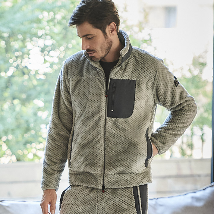 楽天市場】ムートン調 フリース ハイネック ジップブルゾン アウター