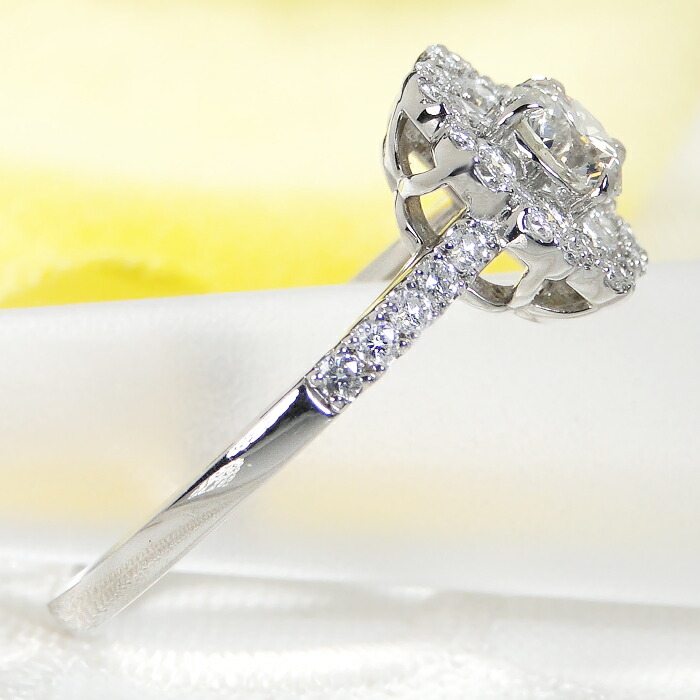 楽天市場】Pt900/K18YG【0.80ctUP】フラワー ダイヤモンドリング【送料