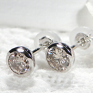 楽天市場】Pt900【0.6ct】一粒 ライトブラウン ダイヤモンド スタッド