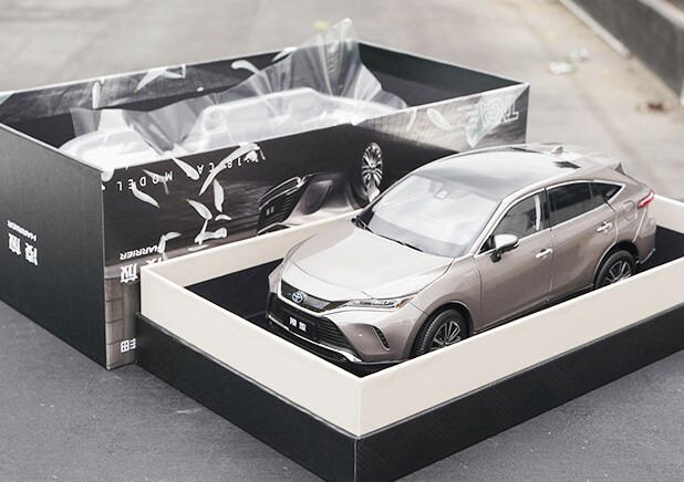 楽天市場】TOYOTA特注 1/18 トヨタ ハリアー (スティールブロンド