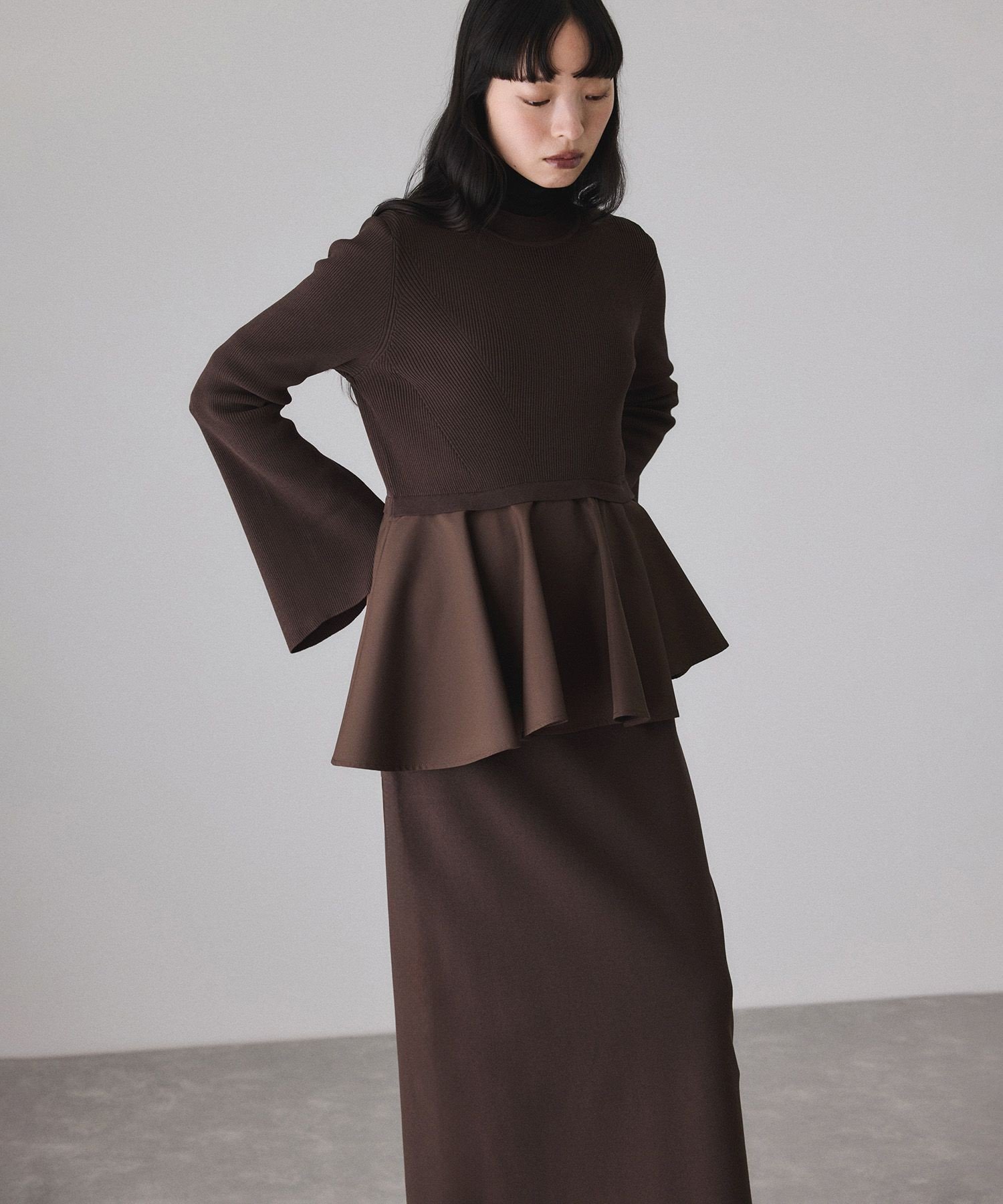 ADAM ET ROPE'｜【サステナブル】ペプラムコンビニットワンピース