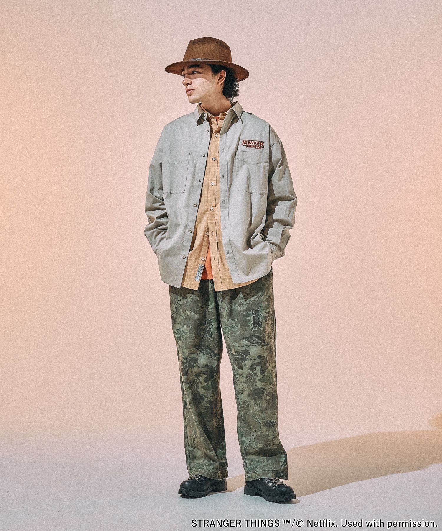 niko and ｜【STRANGER THINGS】コラボグラフィックシャツ