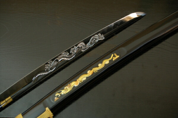 楽天市場】模造刀 日本刀 彫金 竜・金（小刀） 豪華彫金入り（刀身龍彫