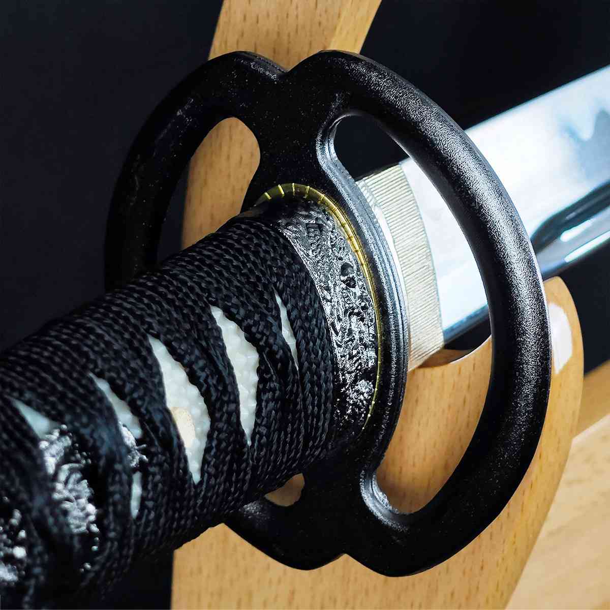 楽天市場】天下の剣豪 宮本武蔵の愛刀 模造刀 『武蔵二刀流 海鼠鍔