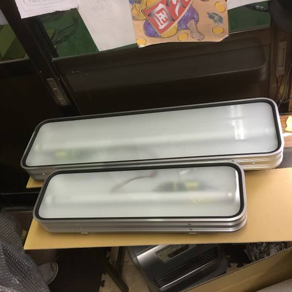 楽天市場】トラック アルナ中サイズ ケース 蛍光灯付き24V12V