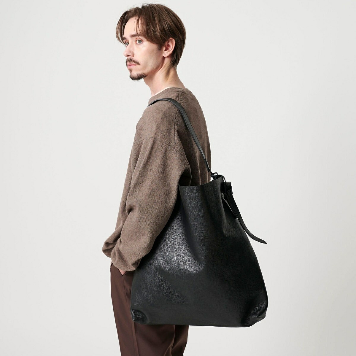 楽天市場】＜LA UNIQA＞ビッグ ショルダー バッグ／ビューティー