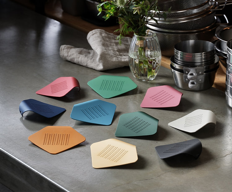 アルミ製 さくらの花びらおろし金 – おろし金専門 | tsuboe（ツボエ）