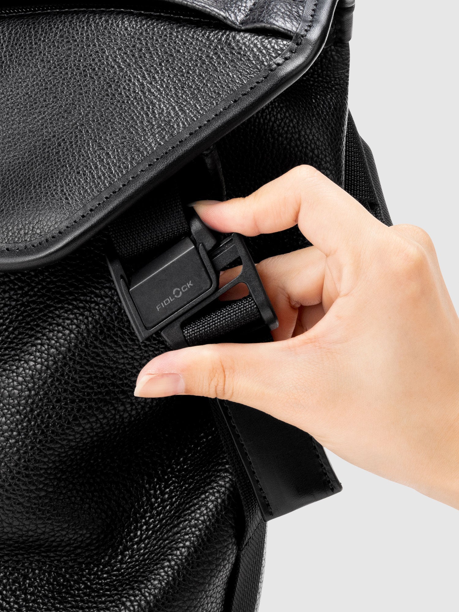 ザ・シーンズ メッセンジャーバッグ – ボディバッグ – 土屋鞄製造所