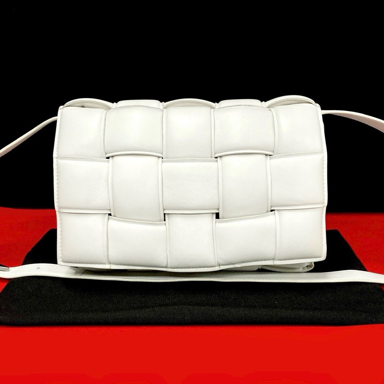 BOTTEGA VENETA パデッドカセット – Trip