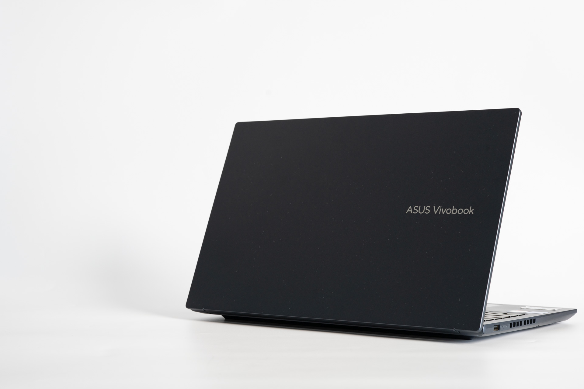 ASUS Vivobook 15X OLED X1503ZA レビュー OLED搭載の高性能
