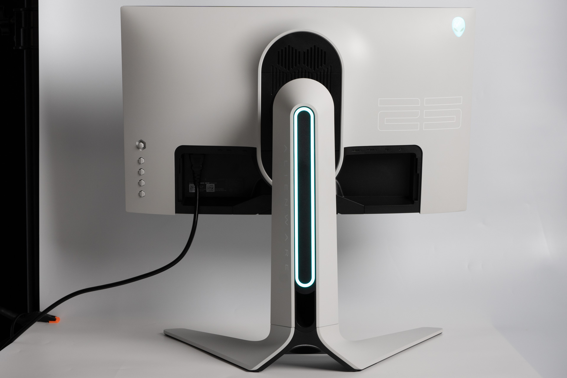 DELL Alienware AW2521 HFLレビュー 240Hzに対応したゲーミング