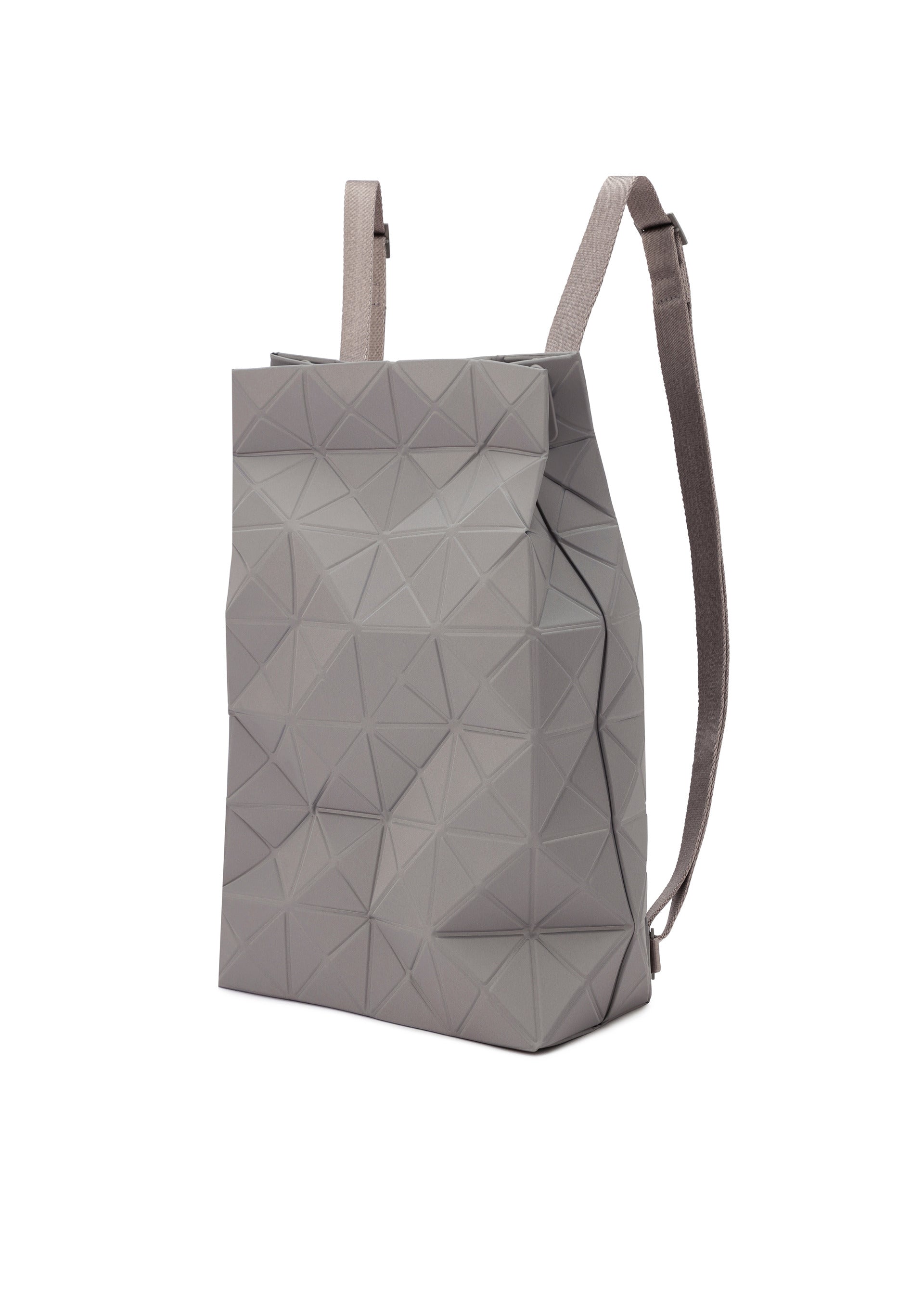 TRACK – ISSEY MIYAKE ONLINE STORE