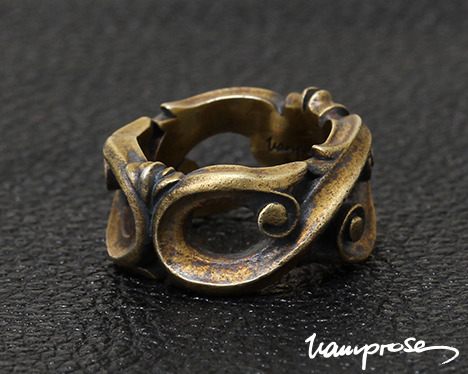 HYDEデザインオリジナルリング『VAMPIRE'S LOVE』販売決定! | HYDEIST