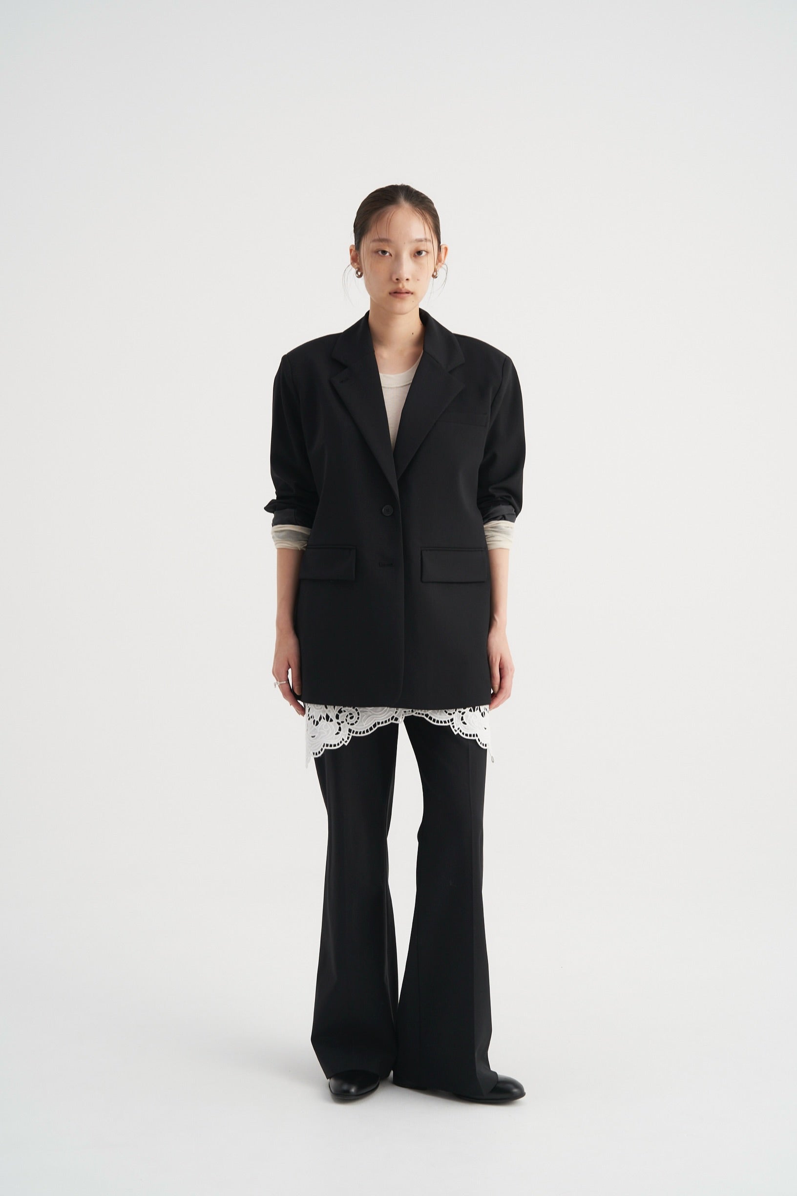 Scallop embroidery scarf – Venica