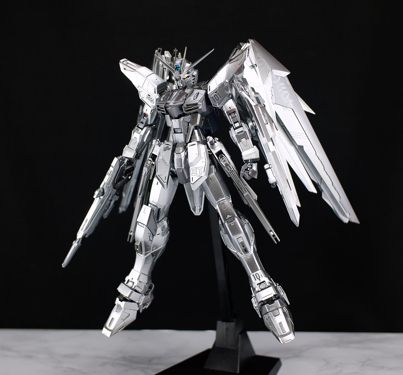 MG ガンダムベース限定 フリーダムガンダム Ver.2.0[シルバー