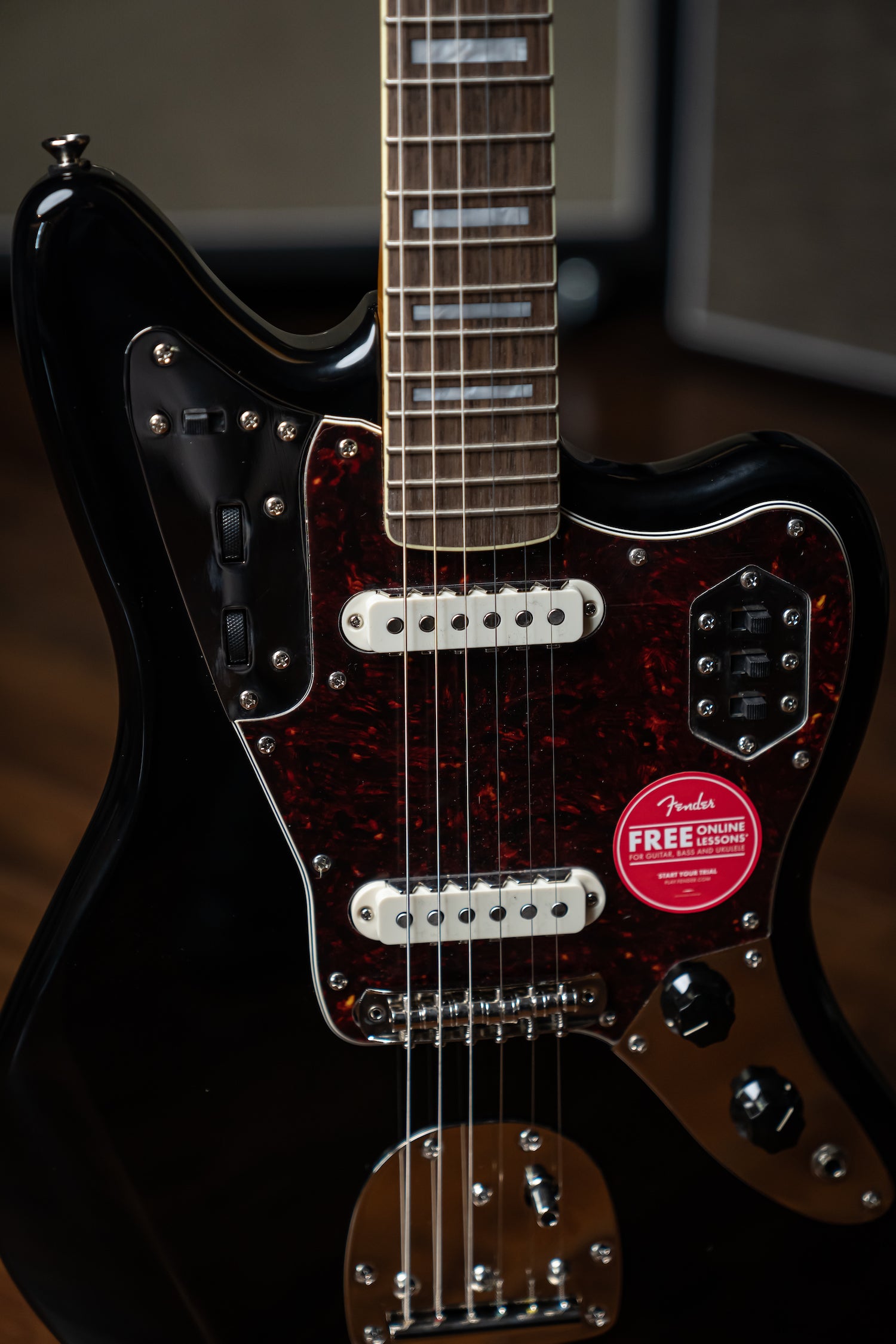 Squier Classic Vibe '70s Jaguar Electric Guitar - Black – Walt