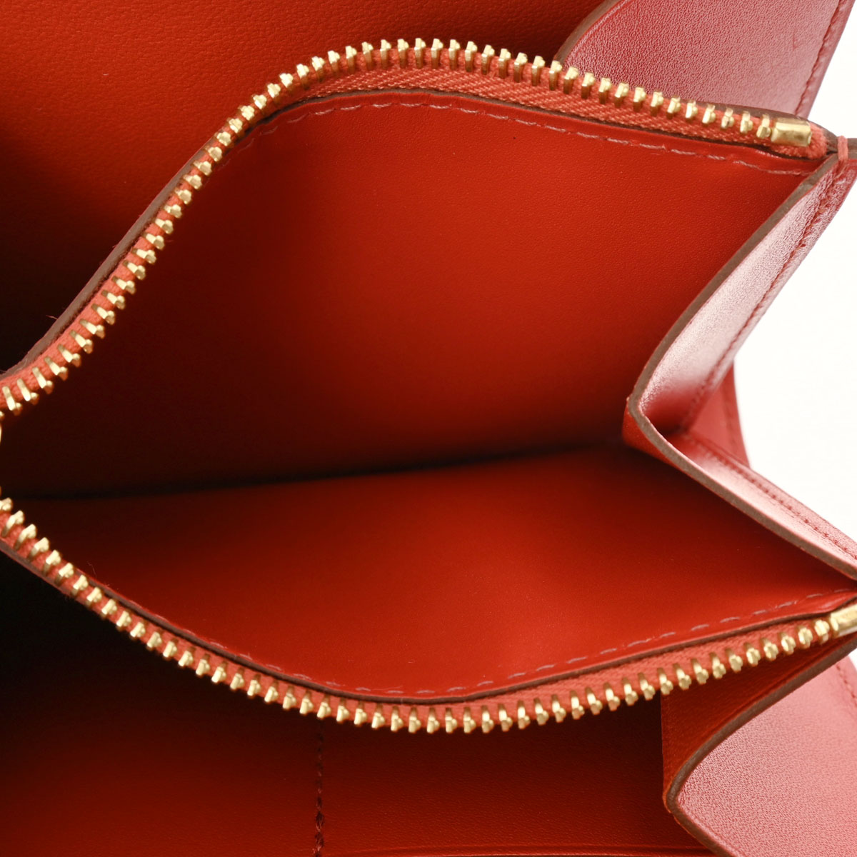 エルメス コンスタンス コンパクト サンギーヌ ボックスカーフ ユニ